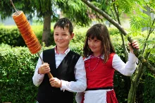 Gyerekek és a kürtőskalács — 5. kép