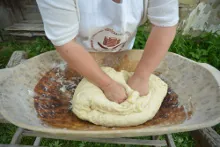 Tésztagyúrás — 4. kép