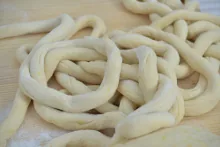 Sodort tésztacsík készítése — 4. kép